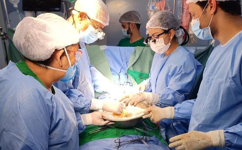 Paciente ganha segundo coração em transplante feito por José Wanderley