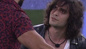 'BBB21': Arthur e Fiuk quase saem na porrada ao vivo no Jogo da Discórdia