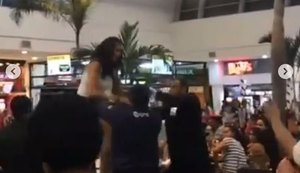 Transexual diz que foi expulsa de banheiro feminino em shopping de Maceió
