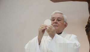 Bispo de Penedo, Dom Valério Breda tem suspeita de AVC e é transferido para Maceió