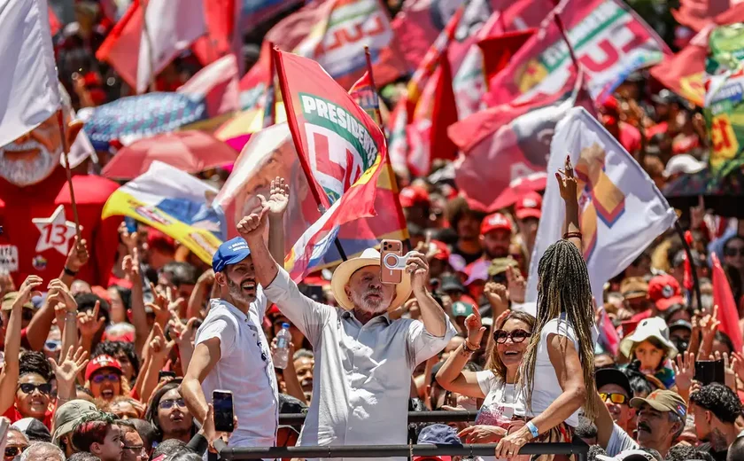 Brasil não será governado por sócios do Banco Master, diz Lula