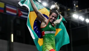 Laís Nunes é ouro no wrestling; Joílson Júnior é prata