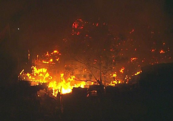 Incêndio atinge comunidade em Osasco