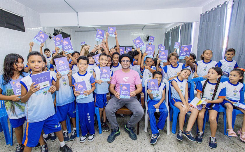 Autor de livros infantojuvenis participa de conscientização ambiental em escolas municipais