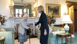 Rainha Elizabeth II é colocada sob supervisão médica