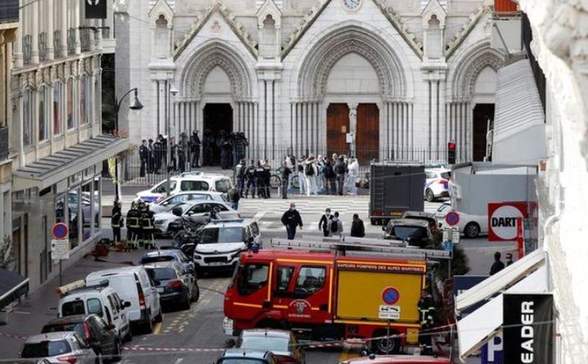 Brasileira de 44 anos está entre vítimas de ataque em igreja de Nice, diz Itamaraty
