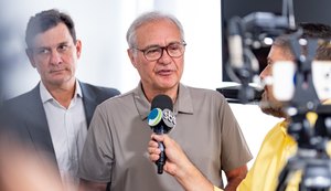 Senador Renan Calheiros diz que vai disputar reeleição