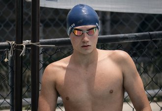 Felipe Knowles quebra recordes históricos durante Torneio Pernambucano de Natação