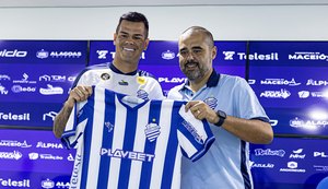Centroavante Lucas Lima é apresentado no CSA