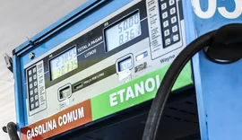 Petrobras reduz preço da gasolina em 4,9% a partir de terça-feira