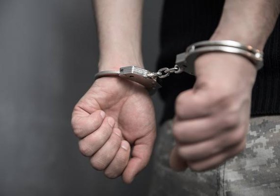 Stalker é preso por descumprimento de medida protetiva e ameaça