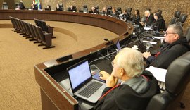 Julgamento de denúncia contra João Beltrão é suspenso devido a impedimentos