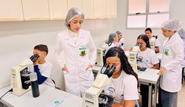 Cesmac recebe estudantes da RAFCE em visita a cursos, laboratórios e núcleo de robótica