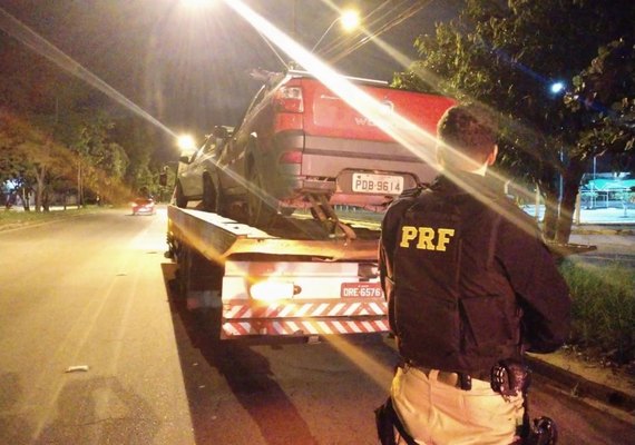 PRF e PM recuperam dois veículos na rodovia BR-101 em Alagoas