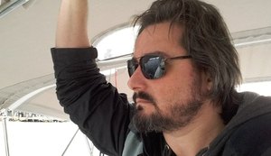 Alagoano de coração cria método para salvar tubarão