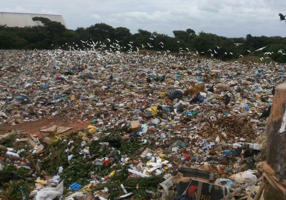 Prefeitura fecha lixão de Marechal Deodoro nesta sexta-feira