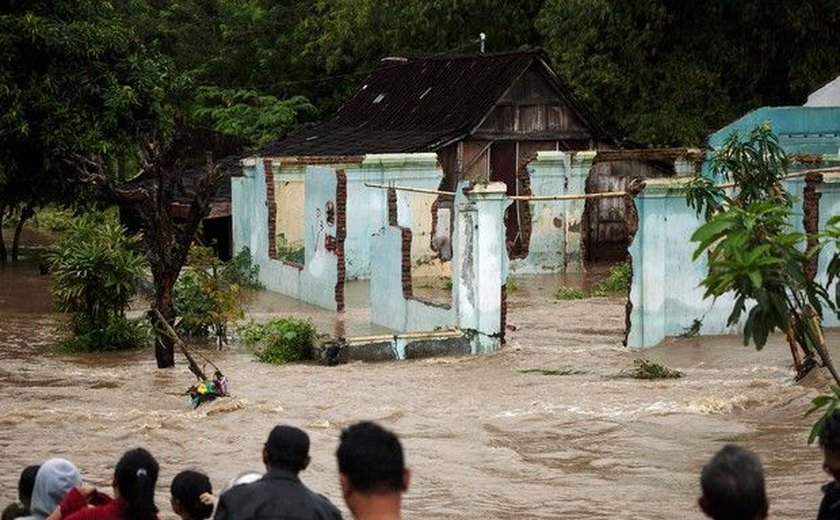 Fortes chuvas na Indonésia deixam mortos e desaparecidos