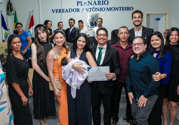 Juiz Bruce Lee recebe título de cidadão honorário de Piranhas