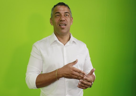 Vereador imobiliza homem e gera reações