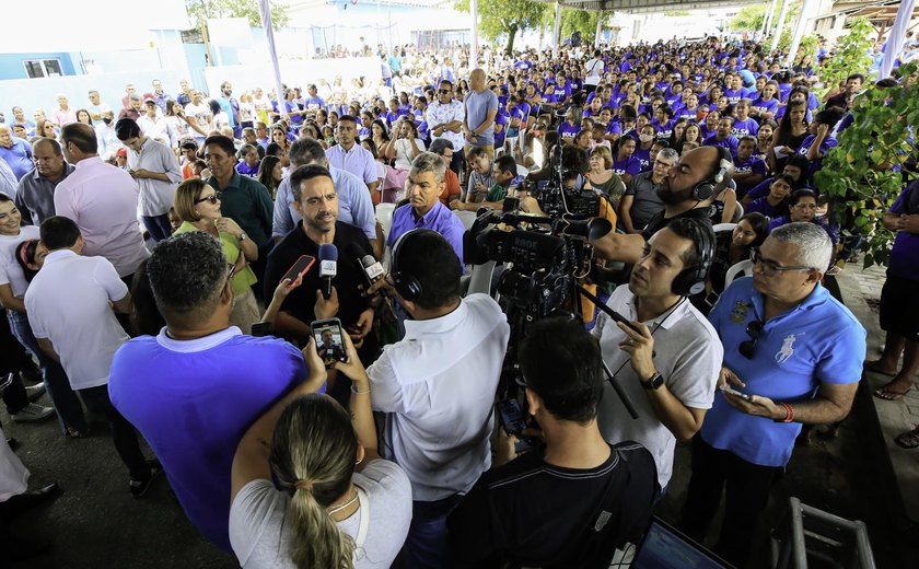 Governador entrega veículos do Fortalece Alagoas e anuncia liberação de R$ 2,8 mi para Cajueiro