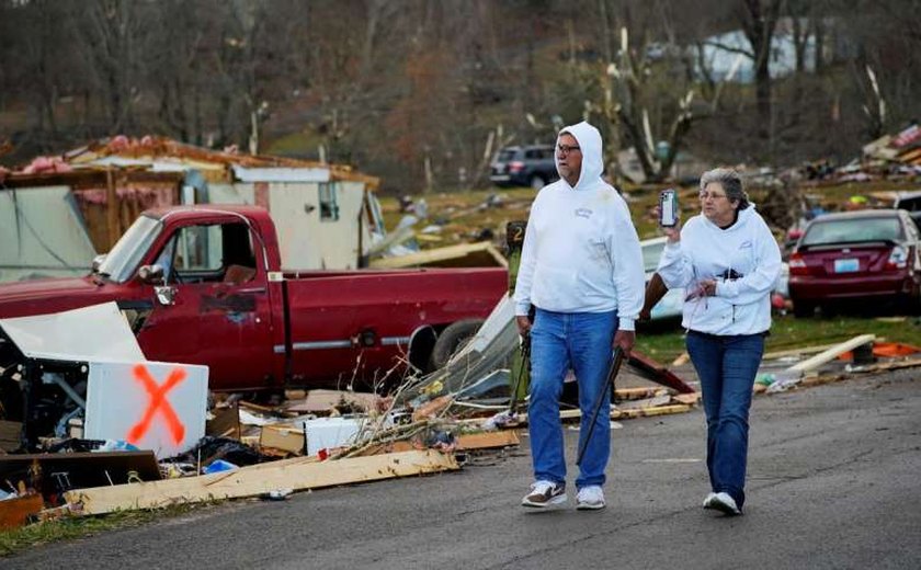 Tornados matam dezenas de pessoas no Kentucky, nos Estados Unidos