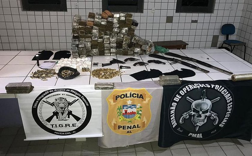 Polícia apreende mais de 70 quilos de drogas dentro de residência no Benedito Bentes