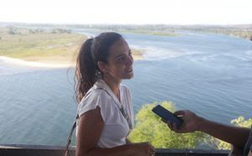 Alice Braga em Penedo: 'Precisamos trazer cinema para pequenas e grandes cidades'