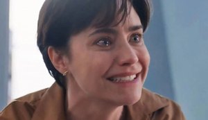 Lena foge do país com a filha de Joélly nos braços, e Arminda mata Samira para se vingar