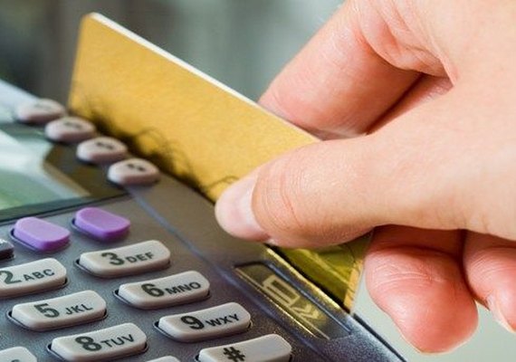 Cartões de instituições financeiras cooperativas têm menores taxas do mercado