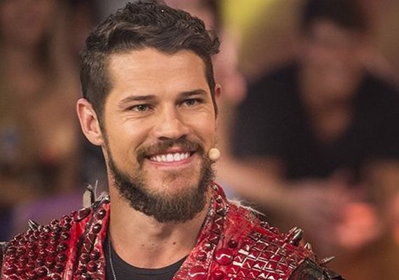 Ator José Loreto contrata agência de gerenciamento de crise após traição