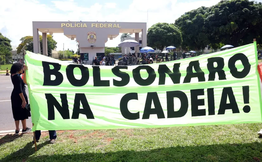 Bolsonaro ficará em cela da PF com 12 m², frigobar e banheiro privado