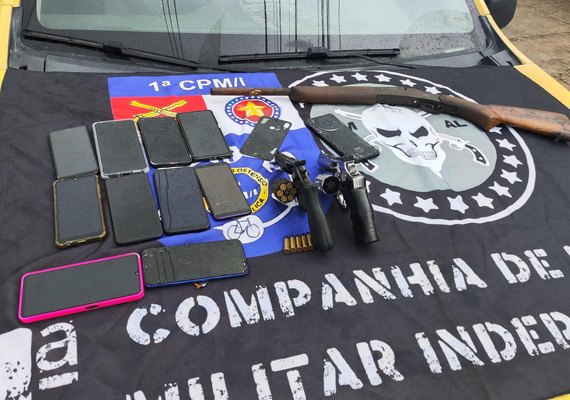 PM/AL apreende armas de fogo, munições e celulares em povoado de Arapiraca