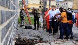 Governador vai ao bairro Pinheiro e anuncia ações emergenciais