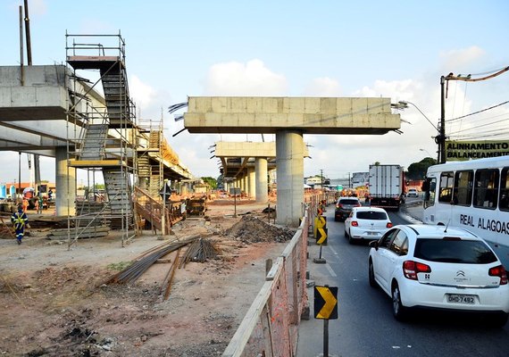 Mulher morre após perder controle de motocicleta