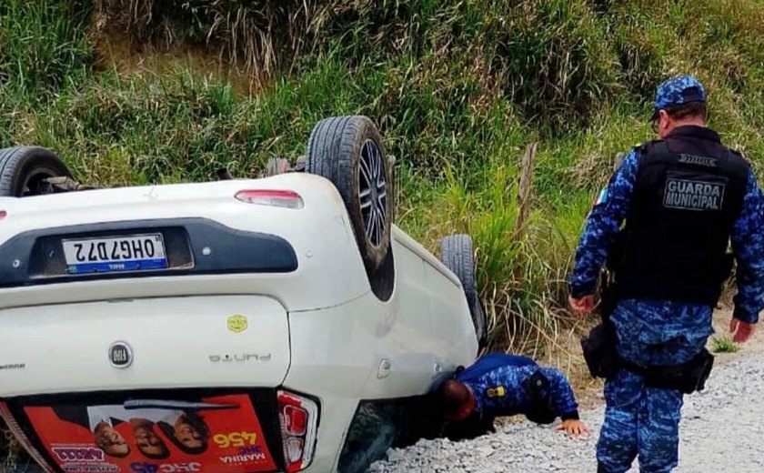 Capotamento deixa ocupante ferido na BR-424, entre Viçosa e a Cachoeira do Anel
