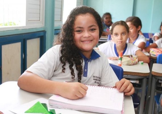 Governo lança programa de alfabetização que beneficiará 80 mil estudantes alagoanos