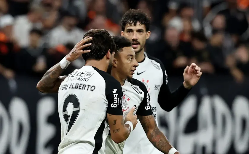 Corinthians derrota Peñarol para seguir 100% na Libertadores