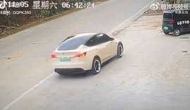 Acidente com carro Tesla 'sem motorista' deixa dois mortos na China