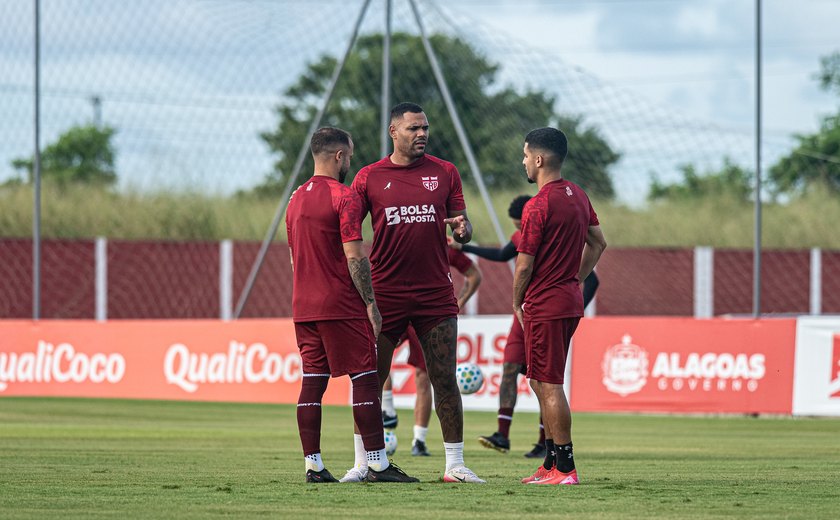 CRB tem desfalques para confronto de domingo com a Ponte Preta
