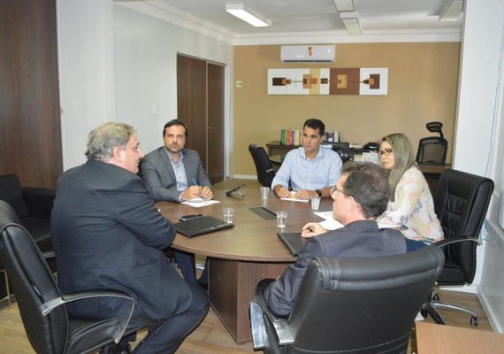 Defensoria e Banco do Brasil discutem situação de mutuários do Pinheiro