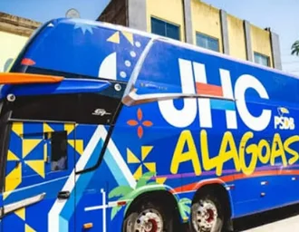 Justiça Eleitoral manda JHC retirar plotagem de ônibus por propaganda irregular