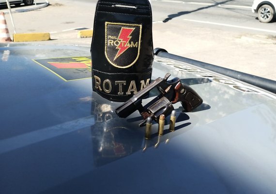 PM apreende duas armas de fogo na capital e no interior