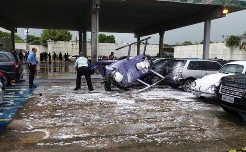 Helicóptero da Rede TV! cai na sede da empresa na Grande São Paulo