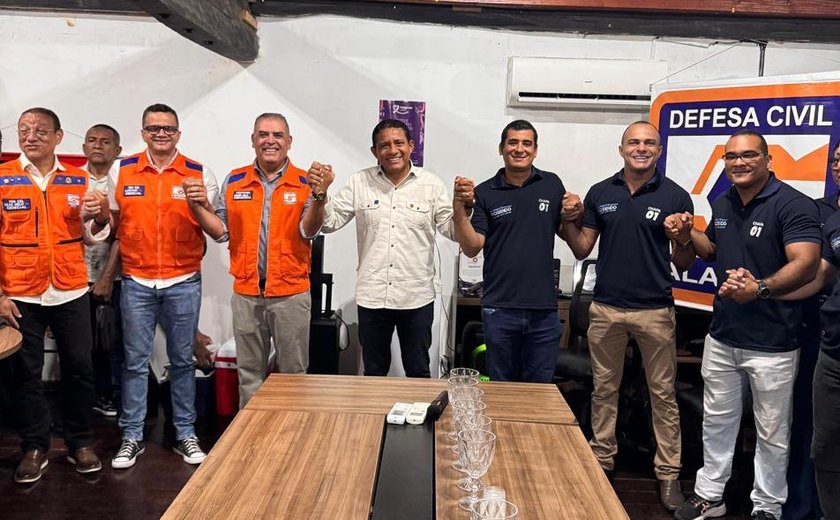 Ex-prefeito, atual secretário de Estado recebe homenagem da Defesa Civil de AL e defende a valorização da carreira militar