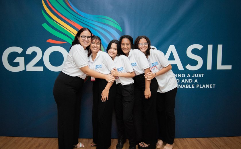 Estudantes da rede estadual atuam na cobertura da reunião do G20 em Maceió