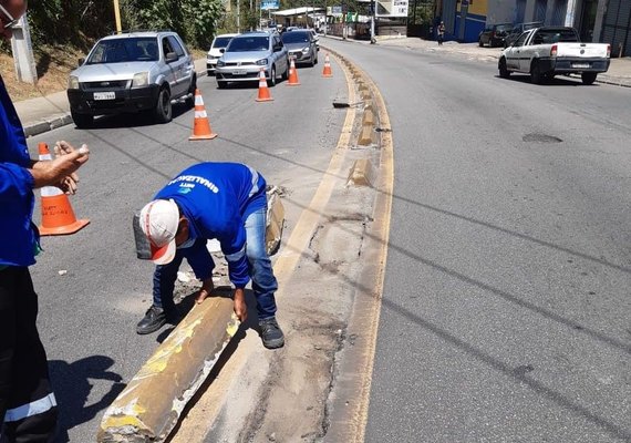 SMTT intensifica serviços de sinalização de trânsito em Maceió