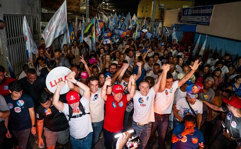 Renan Filho reúne mais de 5 mil pessoas em caminhada na Grota do Cigano, no Jacintinho