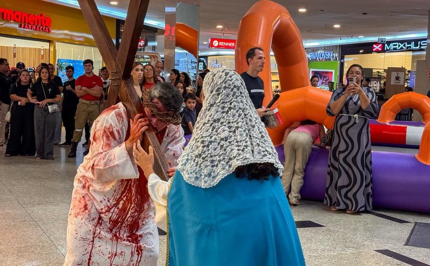 Via-Sacra emociona público em shopping de Maceió e antecipa apresentação do próximo dia 27