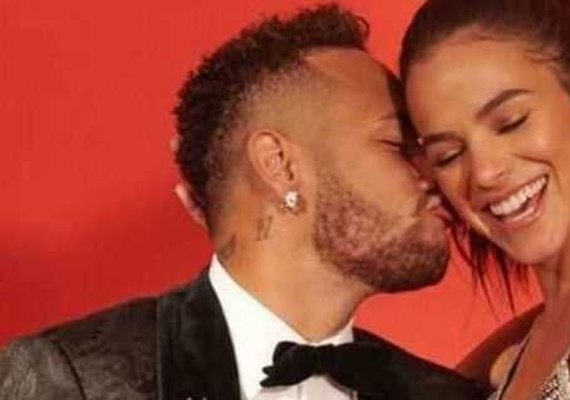 Bruna Marquezine responde aos boatos de rompimento com Neymar