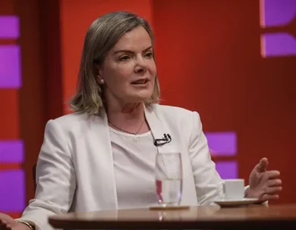 Governo é contra equiparar facções ao terrorismo, diz Gleisi Hoffmann